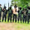 (ပခုက္ကူ(ပကဖ)ရဲဘော်များအား တွေ့ရစဥ်။ ဓာတ်ပုံ - ပခုက္ကူပကဖ)