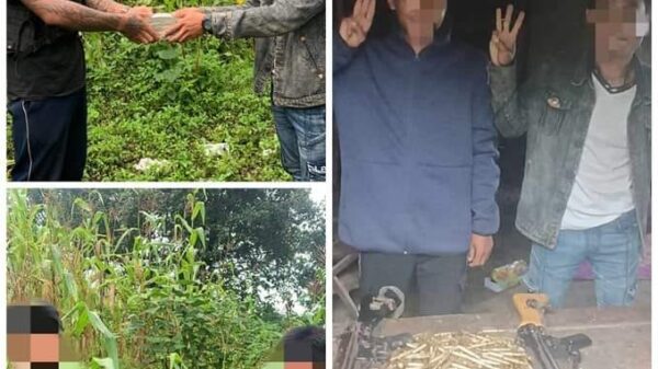 (ပြည်သူနှင့် ပူး​ပေါင်းလာ​သော ရဲ နှစ်ဦးကိုဂုဏ်ပြု​ငွေချီးမြှင့်စဥ်။ဓါတ်ပုံ-PDF-Zoland)