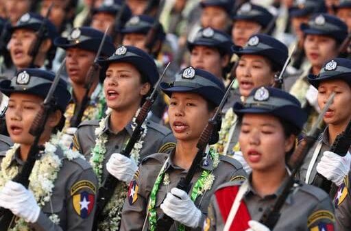 (စစ်​ကောင်စီ ရဲ​မေများကို စစ်​ရေးပြအခမ်းအနားတစ်ခုတွင်​တွေ့ရစဥ်။ ဓါတ်ပုံ-AP)