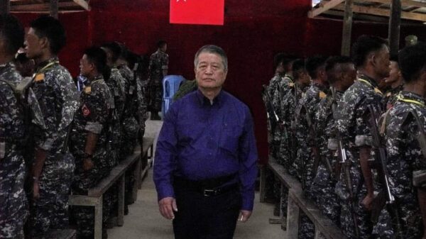 (PDF တပ်ဖွဲ့ဝင်များနဲ့ NUG ယာယီ သမ္မတ ဒူဝါလရှီလ။ ဓါတ်ပုံ-NUG)