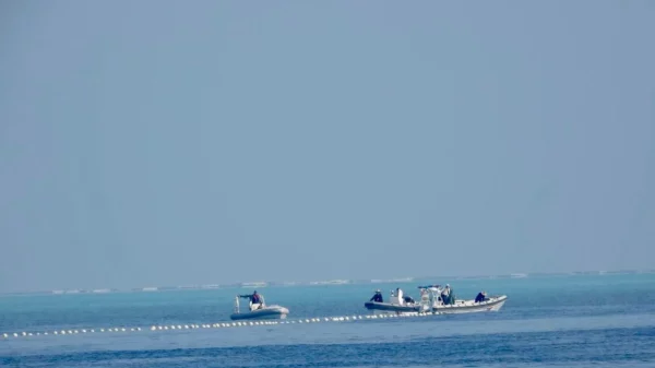 အငြင်းပွားရာ ရေပြင်မှာ တရုတ်ချထားခဲ့တဲ့ အတားအဆီးတွေကို ဖိလစ်ပိုင်ဖယ်ရှား