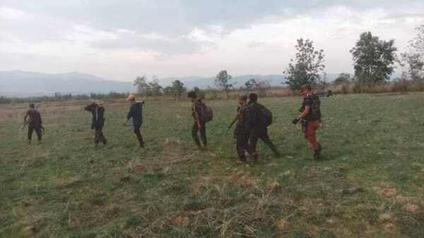 (မြန်မာနိုင်ငံလုံးဆိုင်ရာကျောင်းသားများ ဒီမိုကရက်တစ်တပ်ဦး(ABSDF)မှ ရဲဘော်များအား ရှေ့တန်းတနေရာ၌ တွေ့ရစဉ်။ ဓာတ်ပုံ - Nothern ABSDF)