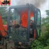 (တိုက်ပွဲအတွင်းစစ်ကောင်စီတပ်ပိုင် ဘက်ဖိုးတစ်စီးအား မီးရှို့ဖျက်ဆီးနေစဉ်။ ဓာတ်ပုံ - Spring Warriors Column)