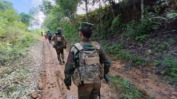 (တအာင်းတပ်မတော်(TNLA)မှ ရဲဘော်များအား ရှေ့တန်းတနေရာ၌ တွေ့ရစဉ်။ ဓာတ်ပုံ - TNLA)