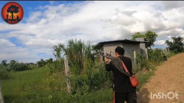 (နဘူးတောရွာရှိ စစ်ကောင်စီတပ်အား ပစ်ခတ်တိုက်နေသော နွားထိုးကြီး PDF အဖွဲ့ဝင်ရဲဘော်များအား တွေ့ရစဥ်)