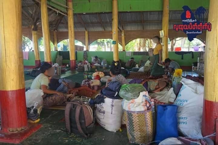 (ထွက်ပြေးတိမ်းရှောင်နေရသော ရေလယ်ကျွန်းဒေသမှ ပြည်သူများအား တွေ့ရစဥ်။ ဓာတ်ပုံ-ရေစကြိုမြို့နယ်လူထုသပိတ်တိုက်ပွဲဦးဆောင်ကော်မတီ)