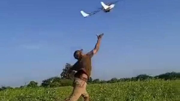 (သိမ်ချောင်းရွာ၌ စစ်ကောင်စီတပ်အား တိုက်ခိုက်ရန် ပြင်ဆင်နေစဥ်။ ဓာတ်ပုံ - File Photo)