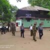 (အရာတော်မြို့မရဲစခန်းဝင်းအတွင်း၌ ယခင်ကတွေ့ရသော စစ်အုပ်စုဝင်များ။ ဓာတ်ပုံ-အရာတော်ပိုစ့်)