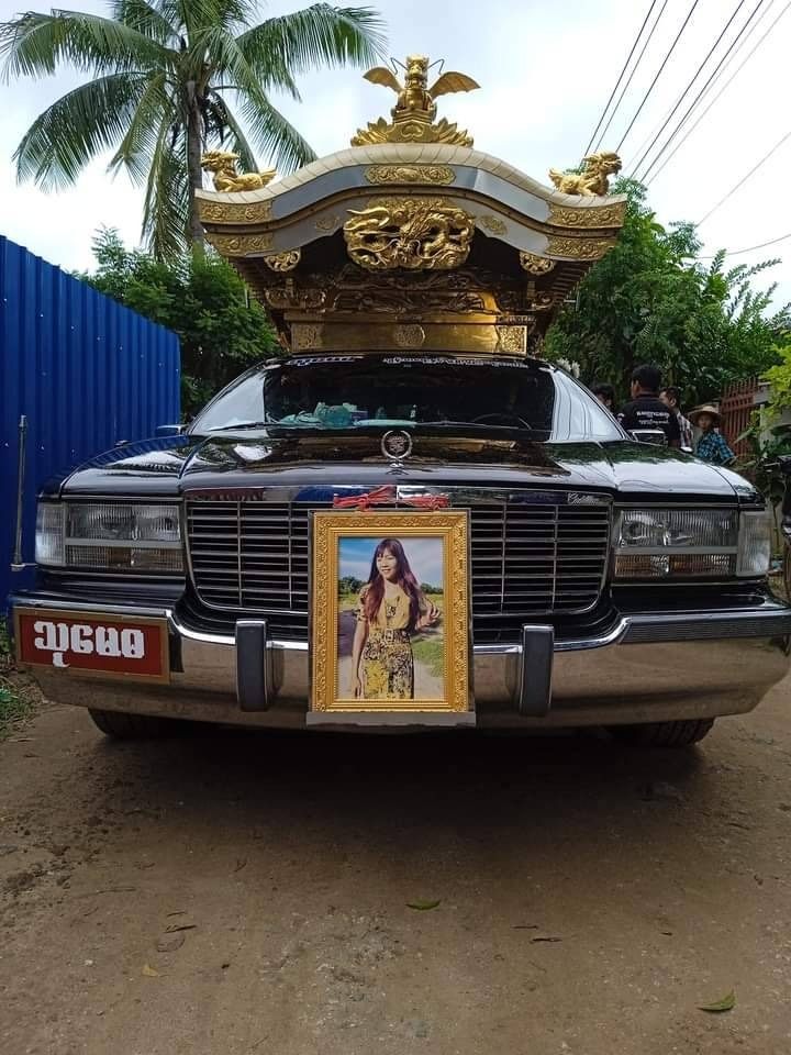 (သေဆုံးသူ ဇနီးမောင်နှံ၏ နာရေးအား တွေ့ရစဥ်။ ဓာတ်ပုံ-သုမေဓ)