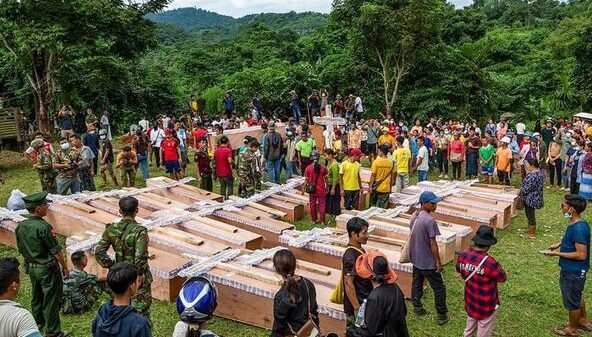 (မုန်လိုင်ခက် စစ်ဘေးဒုက္ခသည်စခန်း တိုက်ခိုက်ခံရမှုနှင့် ပတ်သက်ပြီး မြန်မာနိုင်ငံဆိုင်ရာ အထူးအကြံပေးကောင်စီနှင့် မြန်မာနိုင်ငံဆိုင်ရာ တရုတ်အထူးကိုယ်စားလှယ်များထံ ကချင်လွတ်မြောက်ရေးတပ်မတော် (KIA)မှ ပေးပို့ခဲ့သည့် ဓာတ်ပုံအထောက်အထားများ။ Photo: KIA)