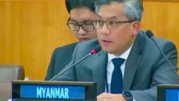 ( (၇၈) ကြိမ်မြောက် ကုလသမဂ္ဂအထွေထွေညီလာခံ၏ တတိယကော်မတီအစည်းအဝေး၌ ဦး​ကျော်မိုးထွန်း​ဆွေး​နွေး​ပြောကြားစဥ်။ဓါတ်ပုံ-PMOMTTUN)