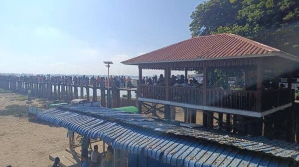 ဓာတ်ပုံ − လူမှုကွန်ရက်