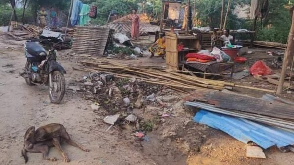 (ဖယ်ရှားခံရသော အောင်ဇေယျာရပ်ကွက်ရှိနေအိမ်များအား တွေ့ရစဥ်။ ဓာတ်ပုံ-ဒေသခံ)