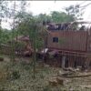 (စစ်ကောင်စီ လေကြောင်းတိုက်ခိုက်မှုကြောင့် နေအိမ်များ ပျက်စီးနေသည်ကို တွေ့ရစဉ်။ ဓာတ်ပုံ - KNU)