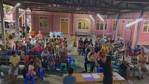 စစ်ရှောင်ပြည်သူတွေကိုတွေ့ရစဉ်