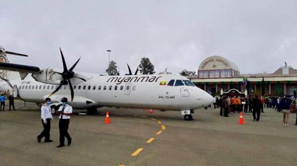 (စစ်​ကောင်စီလက်​အောက်ရှိ မြန်မာအမျိုးသား​လေ​ကြောင်းလိုင်း(MNA)မှ ​လေယာဥ်တစ်စီး ။ဓါတ်ပုံ-MNA)