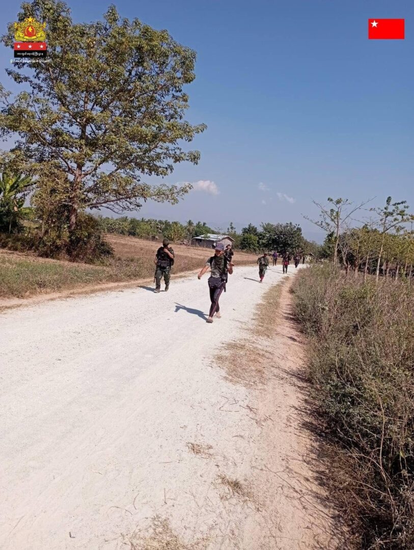 (ရေတာရှည်မြို့နယ်တိုက်ပွဲအတွင်း မြင်ကွင်းများအားတွ့ရစဥ်။ ဓာတ်ပုံ - MOD/NUG)