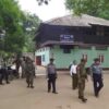 အရာတော်မြို့မစခန်းရှိ စစ်ကောင်စီအဖွဲ့ဝင်များအား တွေ့ရစဥ်။ ဓာတ်ပုံ-အရာတော်ပို့စ်