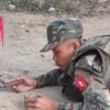 (စစ်​ကောင်စီတပ်​ထောင်ခဲ့​သော မိုင်းများကိုရှင်းလင်း​နေစဥ်။ဓါတ်ပုံ-ABSDF)