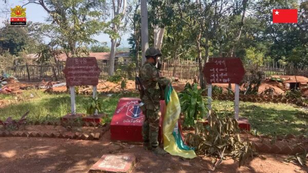 (စစ်ကိုင်းတိုင်းရှိ ကောလင်းနှင့် ခမ်းပတ်မြို့တို့အား PDF ပူးပေါင်းတပ်က သိမ်းပိုက်ပြီးနောက် တွေ့ရစဥ်။ ဓာတ်ပုံ - NUG/MOD)