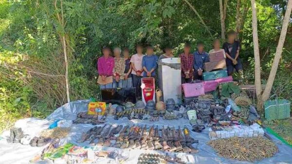 (ဂန့်ဂေါမြို့နယ် မင်းရွာရဲစခန်းသိမ်းတိုက်ပွဲတွင် စစ်ကောင်စီ လက်အောက်ခံ ရဲများလက်နက်ချအညံ့ပြီးနောက် တွေ့ရစဥ်။ ဓာတ်ပုံ - NUG/MOD)