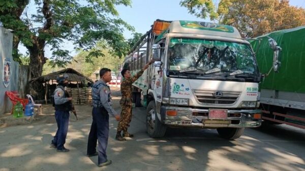 (မြောက်ဦးမြို့၌ ၂၀၂၃ မတ်လ ၂၇ရက်က တွေ့ရသော စစ်ကောင်စီတပ်ဖွဲ့ဝင်များ ။ဓာတ်ပုံ - MOI)