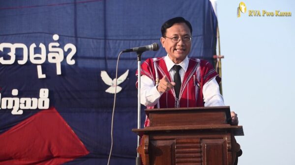 (KNU ပြောရေးဆိုခွင့်ရှိသူ ပဒိုစောတောနီးအား တွေ့ရစဥ်။ ဓာတ်ပုံ - KPK)