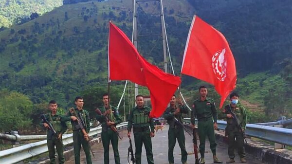 (နိုဝင်ဘာ၇ ရက်တွင် MNDAAမှ တာပါးတုတံတား(သံလွင်တံတား)ကို ထိန်းချုပ်အပြီး တွေ့ရစဉ်။ ဓာတ်ပုံ - MNDAA)