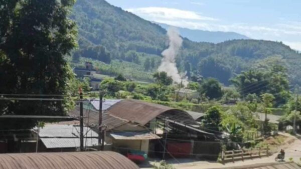 (နိုဝင်ဘာ ၄ ရက်တွင် စစ်​ကောင်စီက လိုင်ဇာသိူ့ပစ်ခတ်​သောလက်နက်ကြီးကျည် တရုတ်နိုင်ငံဘက်ခြမ်းသို့ ကျ​ရောက်​ပေါက်ကွဲစဥ် ။ဓါတ်ပုံ-CJ)