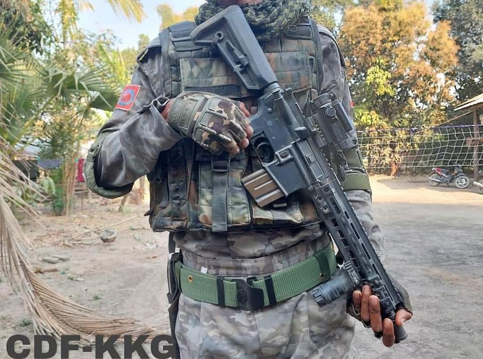 (က​လေးမြို့နယ်ရှိ ပြည်သူ့ကာကွယ်​ရေးတပ်ဖွဲ့ဝင်များနှင့် CDF-KKG တပ်ဖွဲ့ဝင်များ။ဓါတ်ပုံ-KalayPDF ၊CDF)