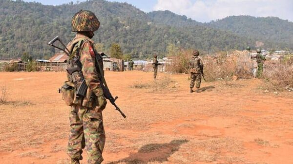 (စစ်​ကောင်စီတပ်ဖွဲ့ဝင်အချို့ (ပုံအ​ဟောင်းဖြစ်ပါသည်) ။ဓါတ်ပုံ- RFA)