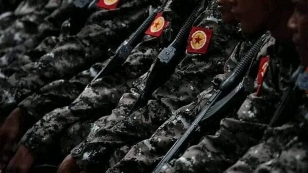 ပြည်သူ့လွတ်မြောက်ရေးတပ်မတော် (PLA)၏ ရဲဘော်များအား တွေ့ရစဥ်။ ဓာတ်ပုံ-PLA