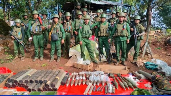 (ကိုးကန့်​ဒေသ နိုဝင်ဘာ ၂၀ ရက်တိုက်ပွဲတွင် စစ်​ကောင်စီတပ်ထံမှ သိမ်းဆည်းရရှိ​သောလက်နက်ခဲယမ်းနှင့် MNDAA တပ်ဖွဲ့ဝင်များ။ ဓါတ်ပုံ-The Kokang)