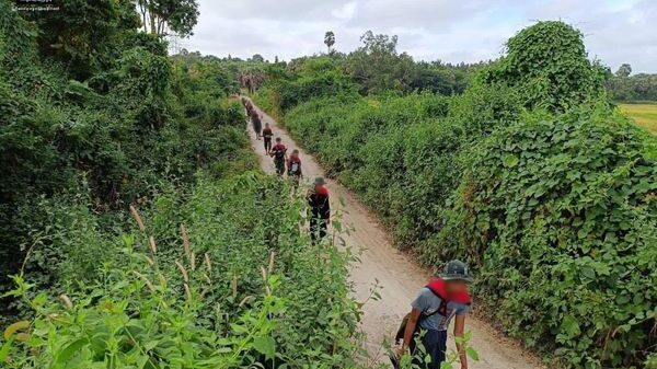 (ရေတာရှည်မြို့နယ်တိုကိပွဲတွင် စစ်ကောင်စီတပ်အား တိုက်ခိုက်ခဲ့သော ပြည်သူ့ရဲဘော်များအား တွေ့ရစဉ်။ ဓာတ်ပုံ - MOD)