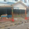 (ထီးချိုင့်မြို့တွင် တိုက်ပွဲဖြစ်ပွားမှုကြောင့် မြို့ရှိ အဆောက်အဦးအချို့ ထိခိုက်ပျက်စီးနေသည်ကို နိုဝင်ဘာလလယ်က တွေ့ရစဥ်။ ဓာတ်ပုံ - CJ)