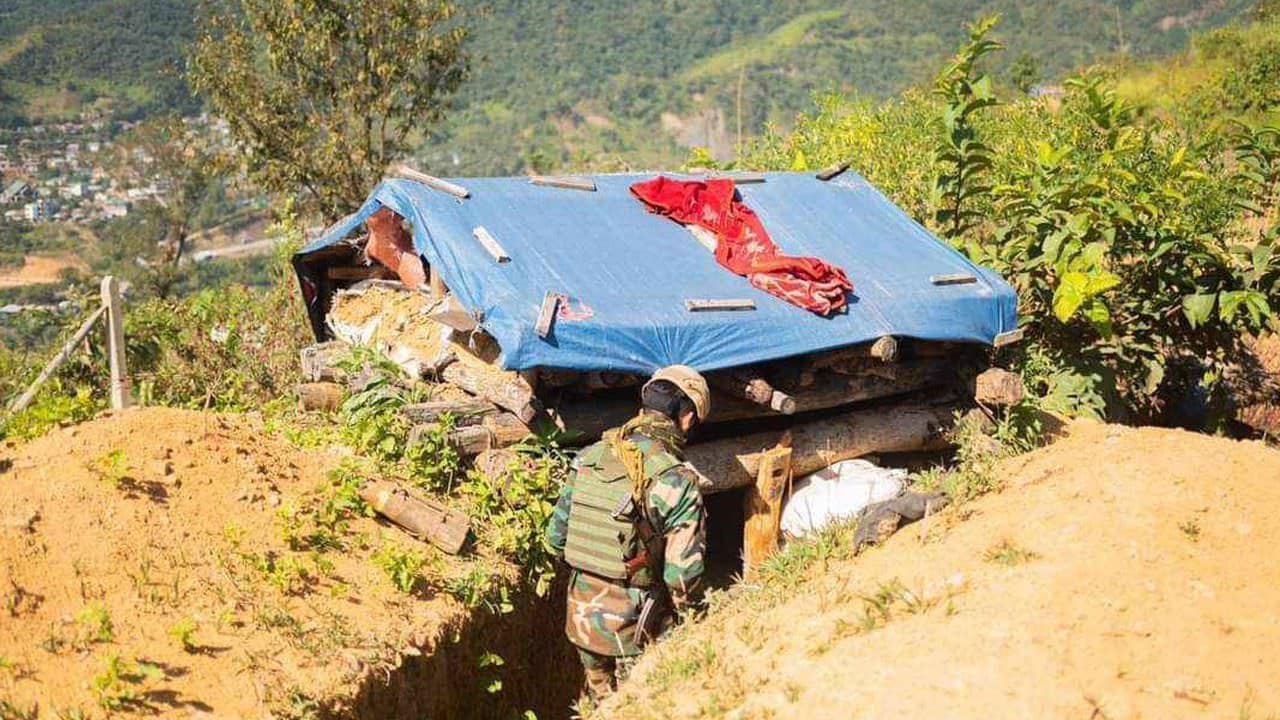(ချင်းပြည်နယ်တောင်ပိုင်း မတူပီမြို့နယ် လိုင်လင်းပီမြို့မြင်ကွင်းနှင့် မြို့ရှိ စစ်ကောင်စီတပ်စခန်းကို ၂၀၂၃ နိုဝင်ဘာ ၂၄ ရက်က တွေ့ရစဉ်။ဓာတ်ပုံ - CJ)