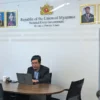 ဝါရှင်တန် ဒီစီက အခန်းကျဉ်းလေးထဲမှာ