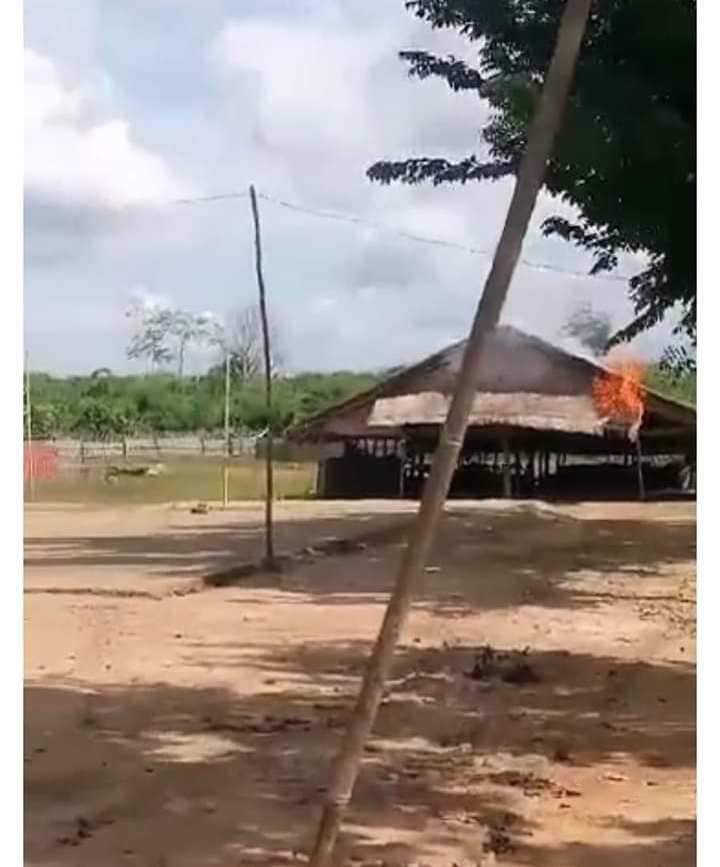 (စစ်ကောင်စီ အကျဥ်းဦးစီးဌာန၏ ဆင်ဖြူရှင်(၄)အကျဥ်းစခန်းမီးလောင်နေသည်ကို တွေ့ရစဉ်။ ဓာတ်ပုံ - File Photo)