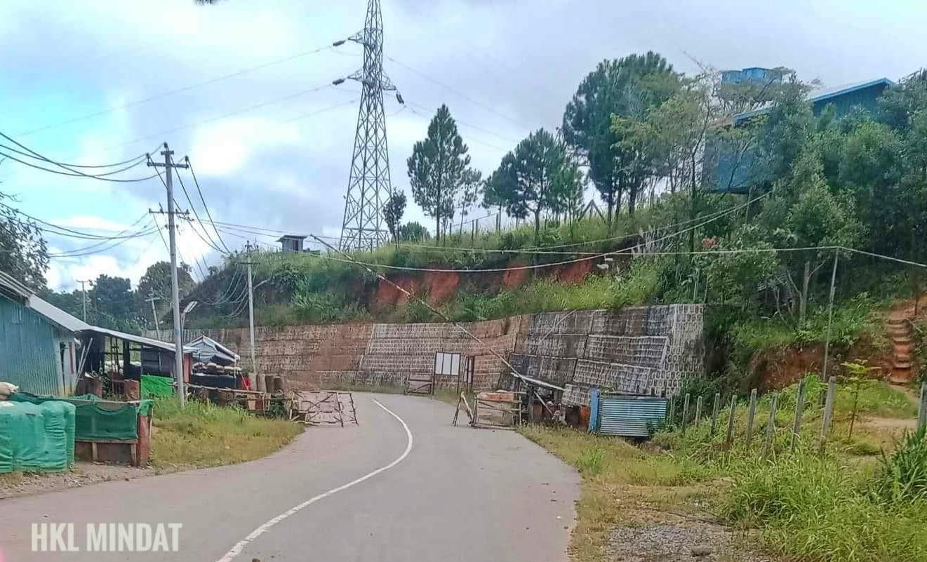 (မင်းတပ်မြို့အဝင် စစ်ဆေးရေးဂိတ်အား တွေ့ရစဉ်။ ဓာတ်ပုံ - Hkl Mindat)