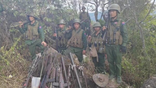 (လောက်ကိုင်မြို့အနီးရှိ စစ်ကောက်စီ​၏ တပ်စခန်းအချို့အား သိမ်းပိုက်ပြီးနောက် ရရှိသော လက်နက်ခဲယမ်းများ။ ဓာတ်ပုံ - The Kokang)