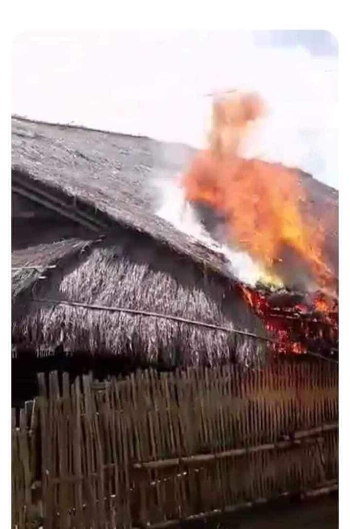 (စစ်ကောင်စီ အကျဥ်းဦးစီးဌာန၏ ဆင်ဖြူရှင်(၄)အကျဥ်းစခန်းမီးလောင်နေသည်ကို တွေ့ရစဉ်။ ဓာတ်ပုံ - File Photo)