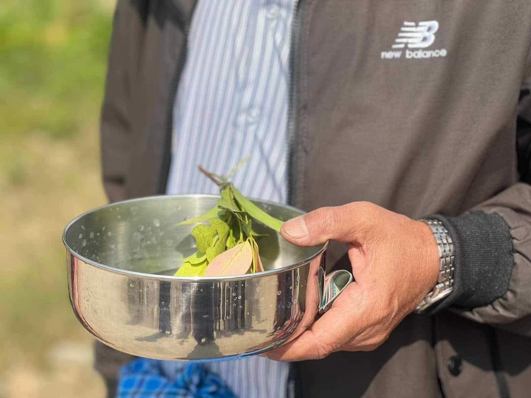 (စစ်​ကောင်စီတပ်ထံမှ သိမ်းဆည်းရရှိ​သောလက်နက်ခဲယမ်းများ/ ​အောင်ပွဲရ ပြည်သူ့ကာကွယ်​ရေးတပ်ဖွဲ့ဝင်များကို ​ပြည်သူများကကြိုဆိုစဥ်။ဓါတ်ပုံ- ULF၊ Chaw Su Han)