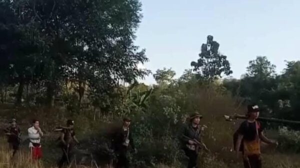 (တပ်ရင်း ၃၆၀၁၊ တပ်ခွဲ (၂)ဧရာညီနောင်စစ်ကြောင်းမှ ရဲဘော်များအား ရှေ့တန်းတစ်နေရာတွင် တွေ့ရစဥ်။ ဓာတ်ပုံ - ပေးပို့)