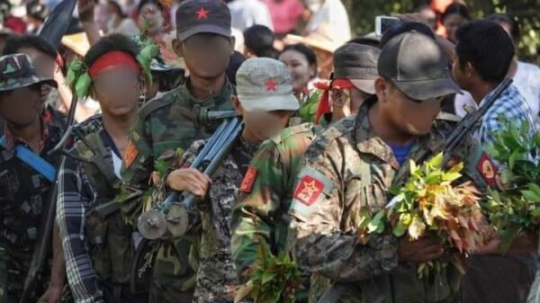 (တိုက်ပွဲမှ ပြန်လာ​သော PLA တပ်ဖွဲ့ဝင်များကို ပြည်သူများကပြည်သူများက ကြိုဆို​နေစဥ်။ဓါတ်ပုံ-PLA)