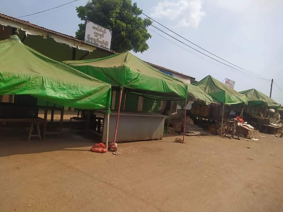 (ဆီဆိုင်မြို့တိုက်ပွဲအခြေအနေကြောင့် ဒေသခံများမြို့စွန့်ခွာသွား၍ လူသူရှင်းလင်းနေသည်ကို ယနေ့တွေ့ရစဉ်။ ဓာတ်ပုံ - SAN AUNG/FB)