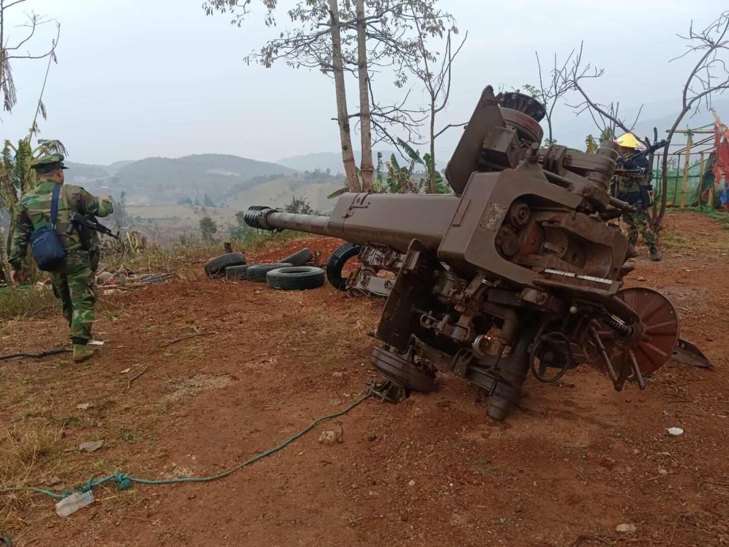 (နမ့်ဖက်ကာရှိ စစ်တပ်စခန်းများကို KIA သိမ်းပိုက်ပြီး​နောက် မြင်ကွင်း။ဓါတ်ပုံ-KIA)