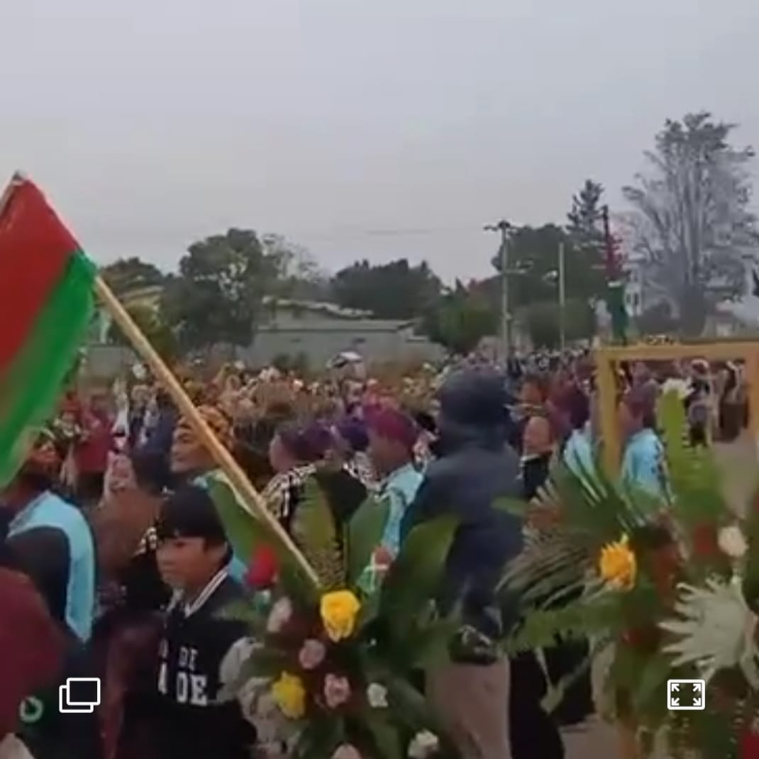 (​အောင်ပွဲရ KIA တပ်ဖွဲ့ဝင်များကို ကြိုဆို​နေ​သောပြည်သူများ။ဓါတိပုံ-CJ )