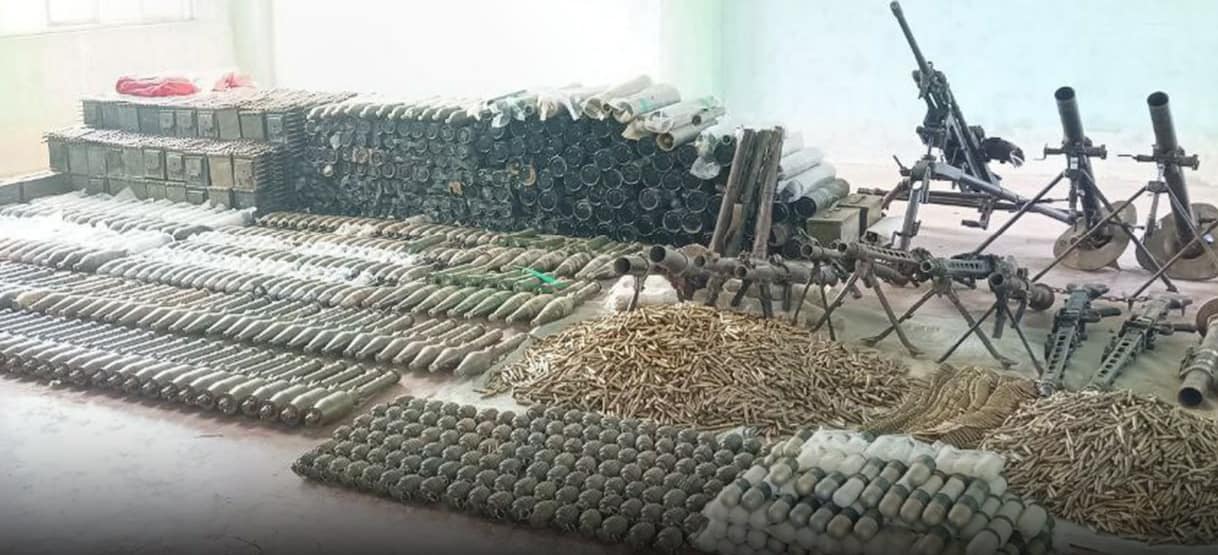 (ရခိုင်ပြည်နယ်နှင့်ပလက်ဝ​ဒေသတွင် ရက္ခိုင့်တပ်​တော် AA ကသိမ်းပိုက်ထား​သော စစ်စခန်းများပြ​မြေပုံနှင့် စခန်းသိမ်းတိုက်ပွဲတစ်ခုမှAA သိမ်းပိုက်ရရှိ​သောလက်နက်ခဲယမ်းများ ။ဓါတ်ပုံ-AA Info Desk)