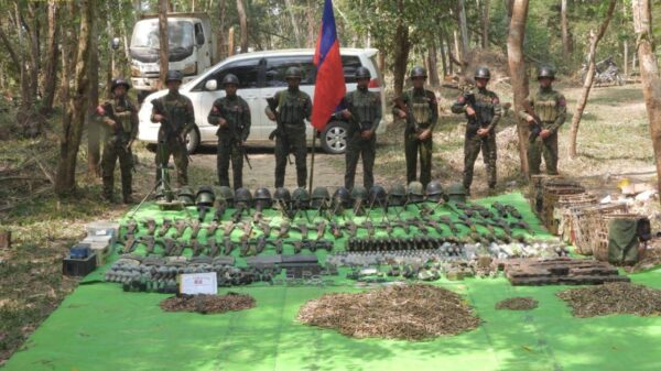 ( ​ဖေဖော်ဝါရီလ၁၆ ရက်ကမောင်တောမြို့နယ်၊ ဗောဓိကုန်းစခန်း၊ နော်ရူလာနှင့်ပန်းတောပြင်ကြားတိုက်ပွဲတို့တွင် စစ်ကောင်စီတပ်ထံမှ ရက္ခိုင့်တပ်တော်က သိမ်းဆည်းရရှိခဲ့သော လက်နက်ခဲယမ်းများနှင့် စစ်အသုံးအဆောင်ပစ္စည်းများ။ဓါတ်ပုံ-AA Info Desk)