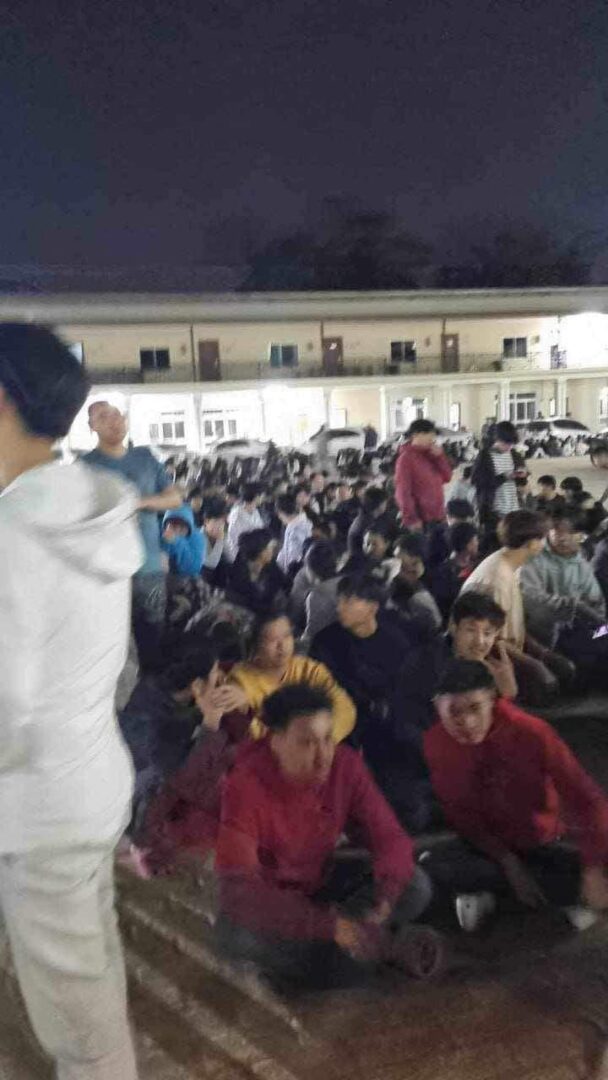 (မြန်မာနိုင်ငံသားပိုင်​သောကျားဖြန့်လုပ်ငန်းအချို့ကို စစ်​ကောင်စီတပ်နှင့် ရဲများက စီးနင်းဖမ်းဆီးပြုလုပ်ပြီး စစ်​ကောင်စီ​ထောက်ခံသူအချို့က လူမှုကွန်ယက်တွင်ဖြန့်​ဝေ​​နေ​သောဓါတ်ပုံအချို့)